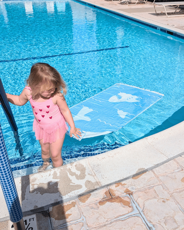 Sharky Kids Towel - SAND CLOUD