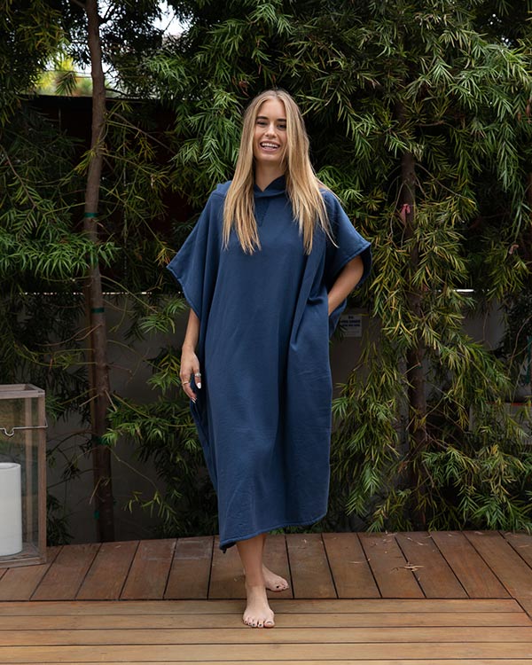 Terra Hooded Poncho Navy - SAND CLOUD