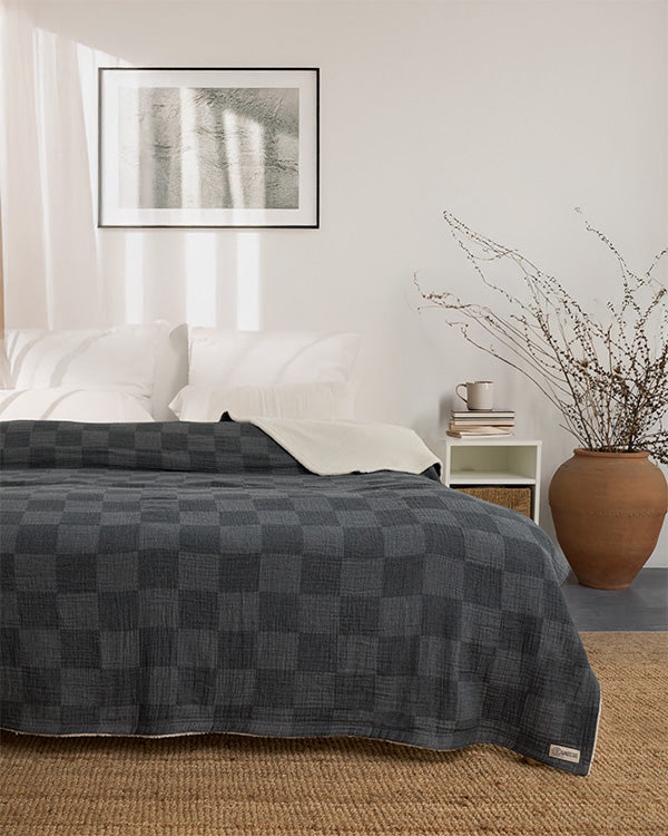 Cloud Checker Plush Blanket – Black - SAND CLOUD
