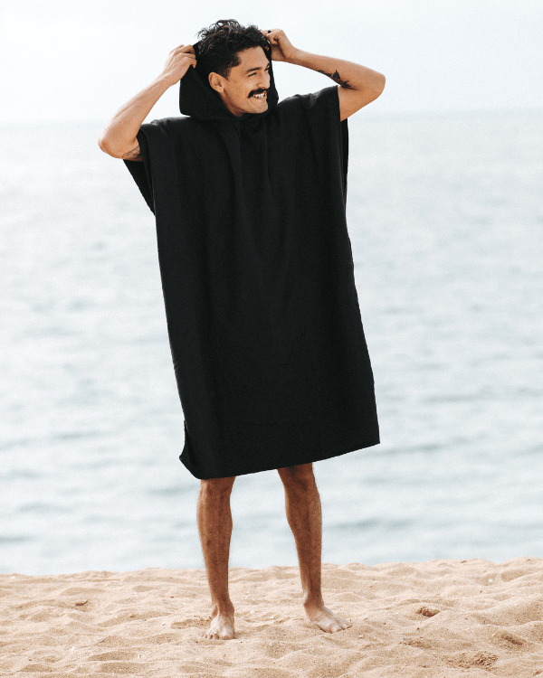 Terra Hooded Poncho Black - SAND CLOUD